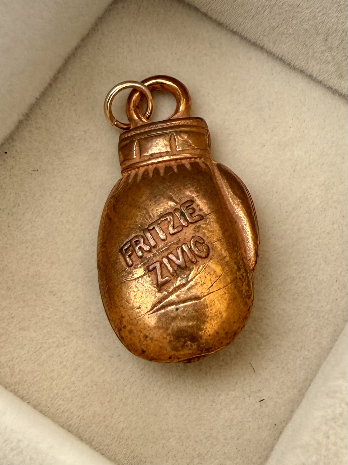 No. 011: Fritzie Zivic Boxing Glove — product photo