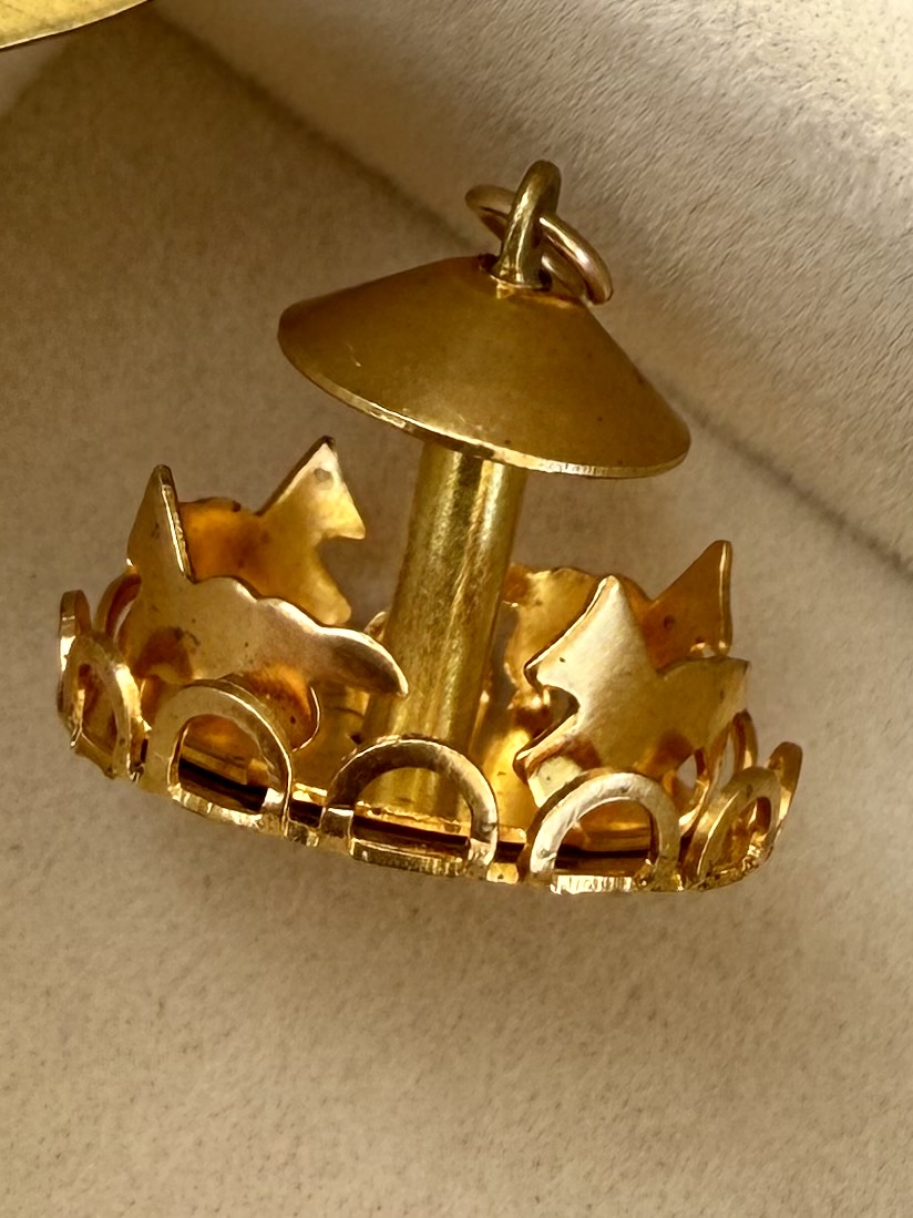 No. 013: Fox Merry-Go-Round — product photo