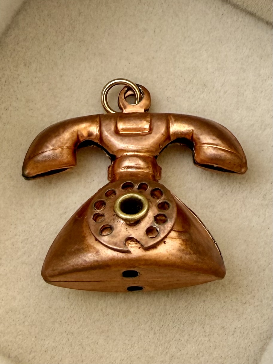 No. 054: Moving-Dial Telephone — product photo