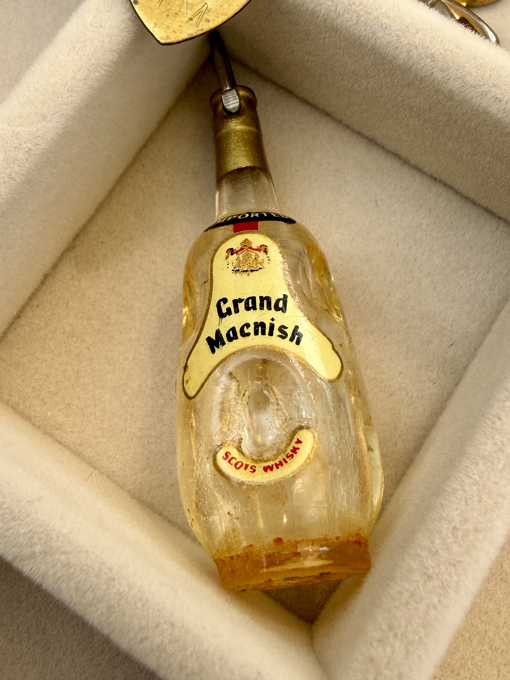 No. 060: Grand Macnish Bottle — product photo