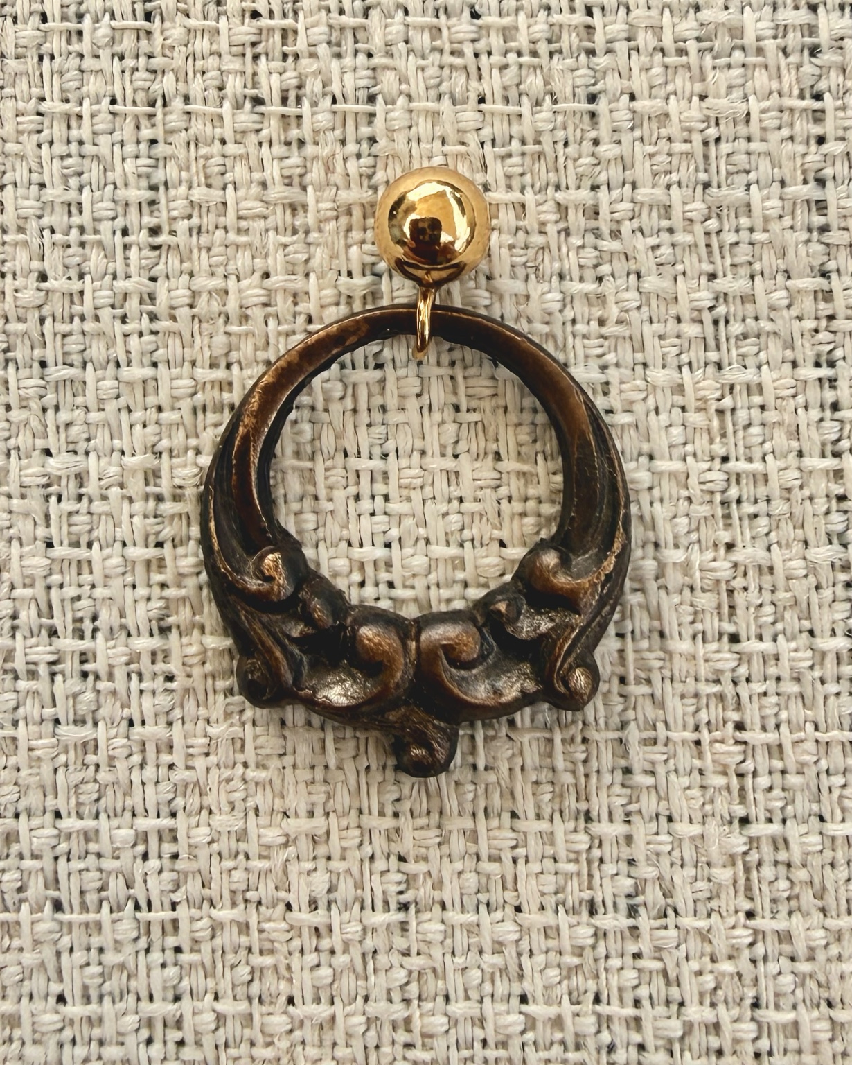 Vintage Art Nouveau Scrolled Drop — product photo